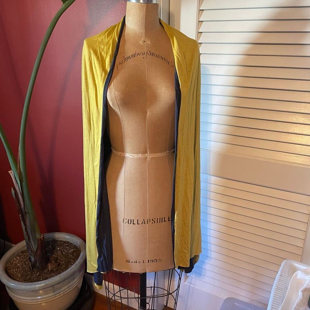 PUROTATTO | reversible navy gold scarf - Picture 5 of 9